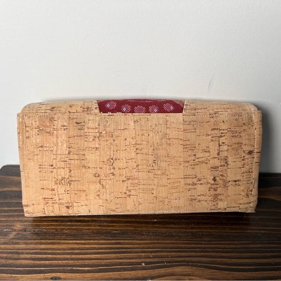 Handmade Cork Wallet with Tiger Fabric - Picture 4 of 4